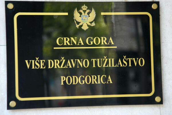 Tužilaštvo: Optuženi se tereti da je električnim trotinetom došao...