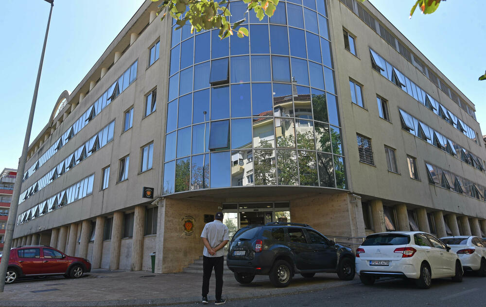 UP: Jasno je da osobe koje snimaju javne površine sa svojih...