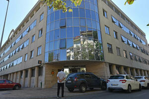 UP: Jasno je da osobe koje snimaju javne površine sa svojih...