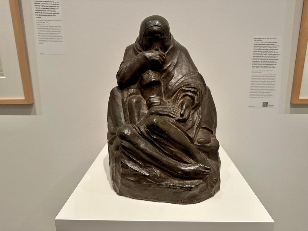 'Majka sa mrtvim sinom', skulptura Kete Kolvic iz 1937