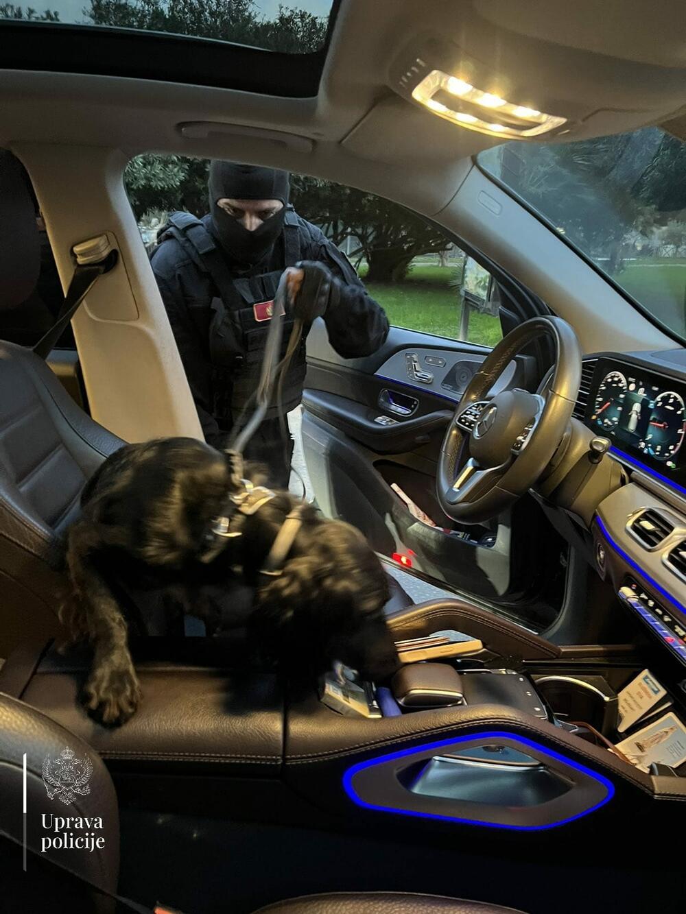 <p>Kontrole i pretresi obuhvataju pripadnike kriminalnih grupa, sa njima povezana i operativno interesantna lica</p>