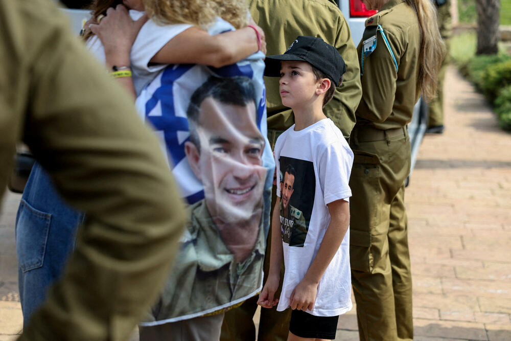 Sin izraelskog pukovnika Asafa Hamamija, poginulog u napadu Hamasa, na njegovoj sahrani