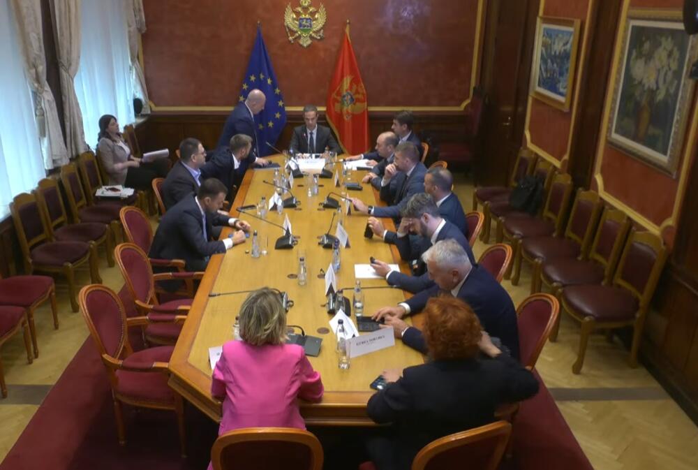 Poslanici opozicije pisali Satleru: Većina je za člana Senata DRI...