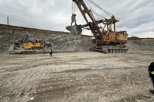 Rudnik uglja uspješno sanirao teren i izvukao bagerе iz zone...