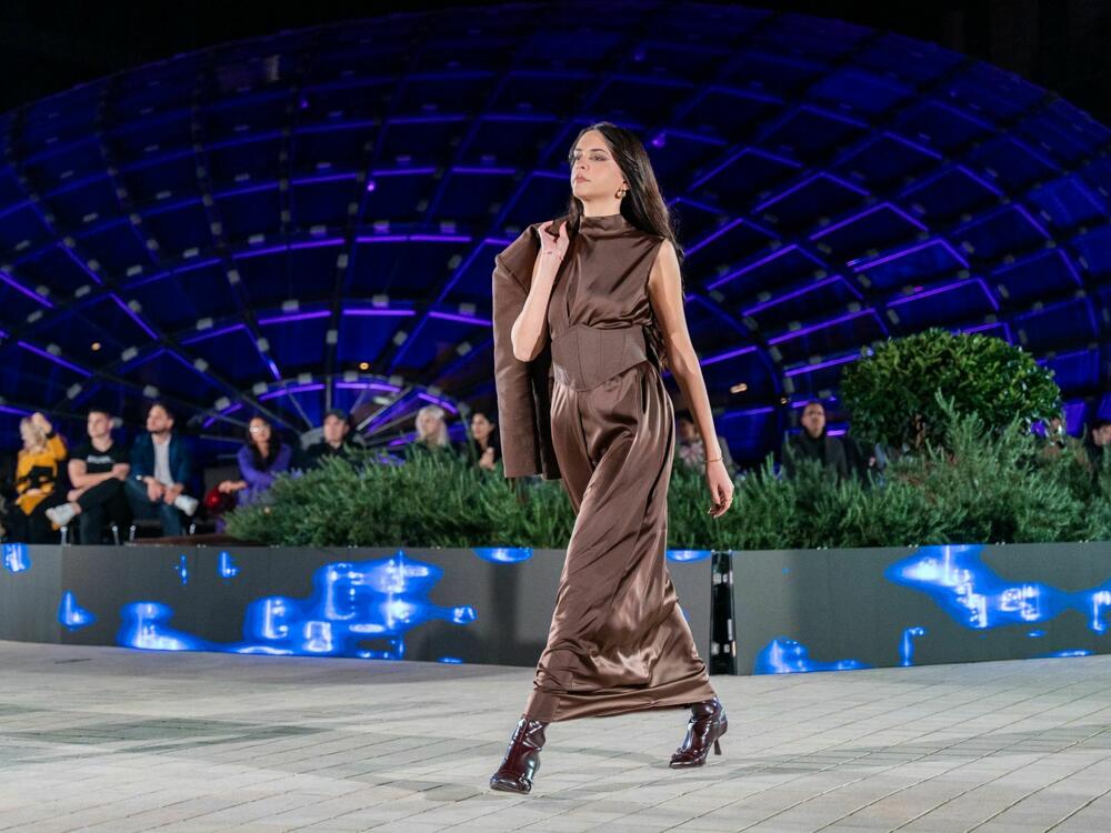 <p>Predsjednik Modne komore Crne Gore Srđan Lubarda, ali i modne dizajnerke koje su posljednje večeri Nedjelje mode predstavile po jedan model inspirisan Đorđom Armanijem, pričali su za &ldquo;Vijesti&rdquo; o značaju i nasljeđu čuvenog italijanskog kreatora</p>