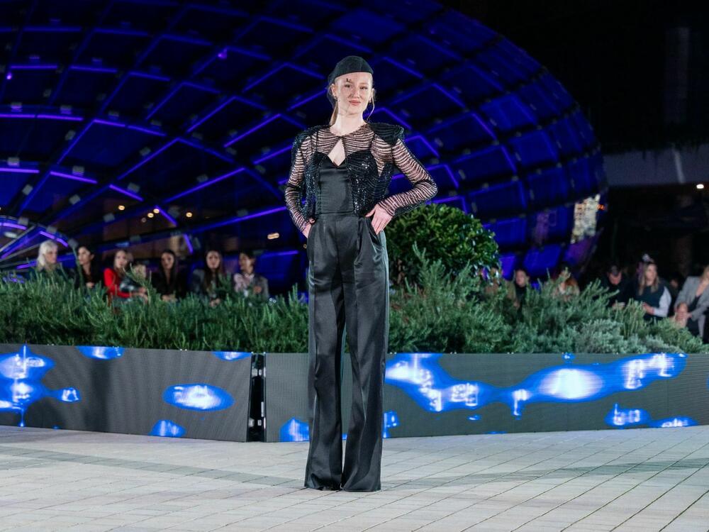 <p>Predsjednik Modne komore Crne Gore Srđan Lubarda, ali i modne dizajnerke koje su posljednje večeri Nedjelje mode predstavile po jedan model inspirisan Đorđom Armanijem, pričali su za &ldquo;Vijesti&rdquo; o značaju i nasljeđu čuvenog italijanskog kreatora</p>