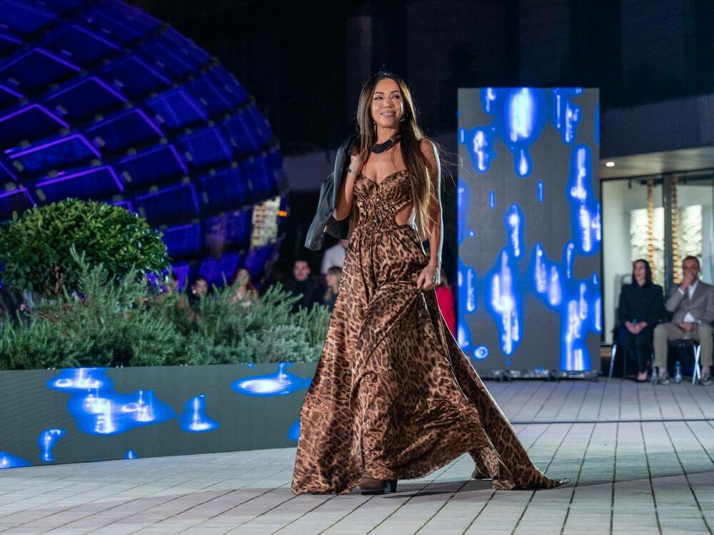 <p>Predsjednik Modne komore Crne Gore Srđan Lubarda, ali i modne dizajnerke koje su posljednje večeri Nedjelje mode predstavile po jedan model inspirisan Đorđom Armanijem, pričali su za &ldquo;Vijesti&rdquo; o značaju i nasljeđu čuvenog italijanskog kreatora</p>