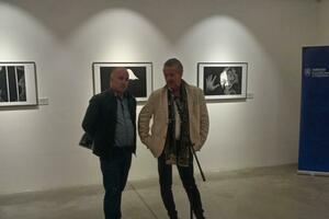 Minimalizam koji govori: „Polarity“ Mariusa Bartona u Podgorici