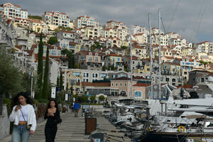 Porto i Luštica van domašaja taksi: Opština Tivat uopšte ne radi...