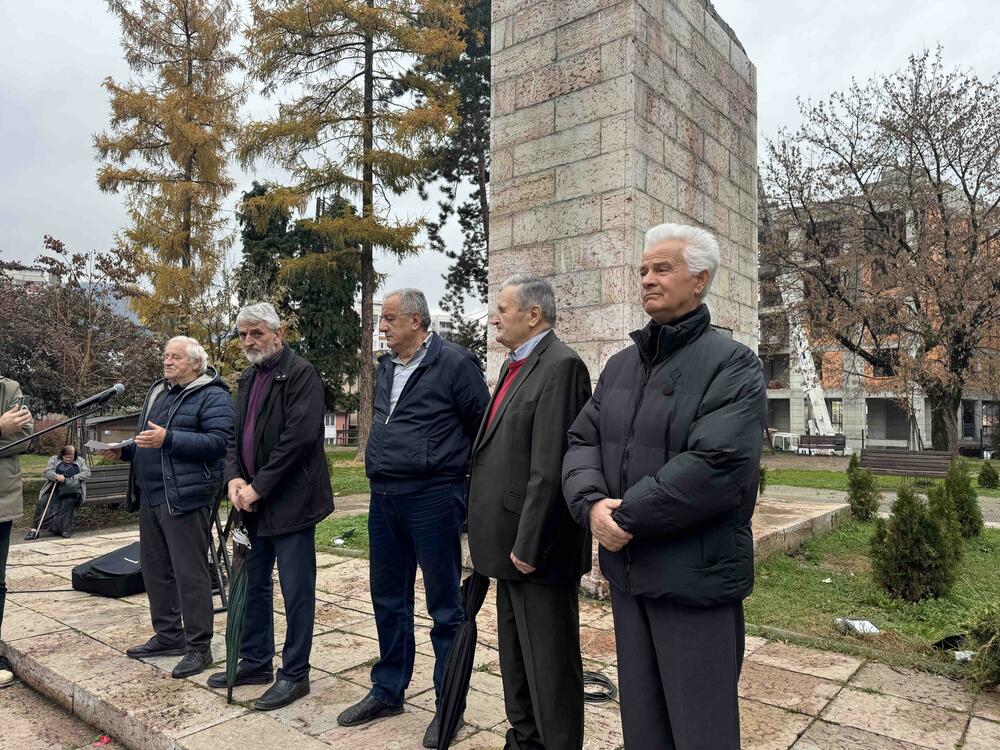 <p>Protest organizovao Pokret penzionera Crne Gore</p>