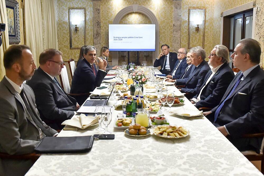 Sa radnog doručka, Foto: MVP