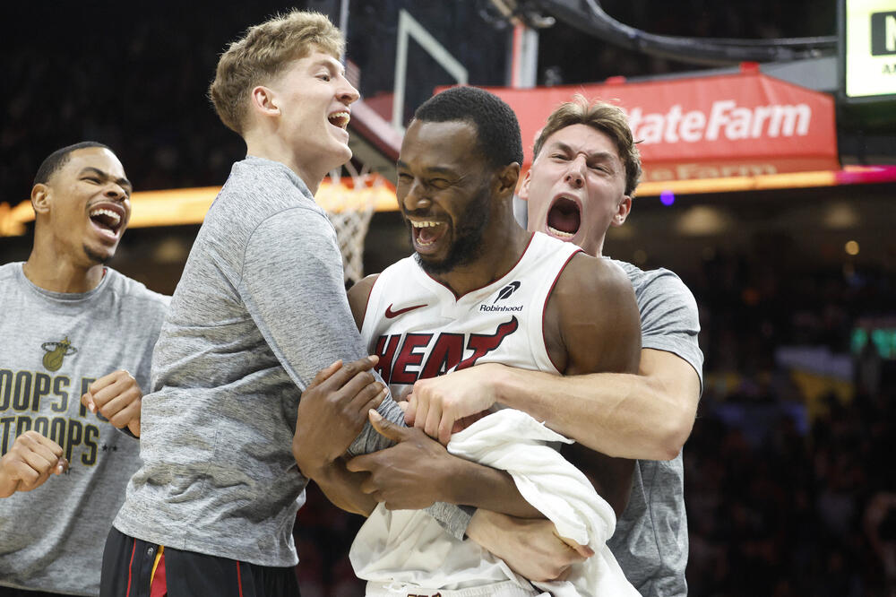 Vigins i saigrače slave veliku pobjedu, Foto: Reuters