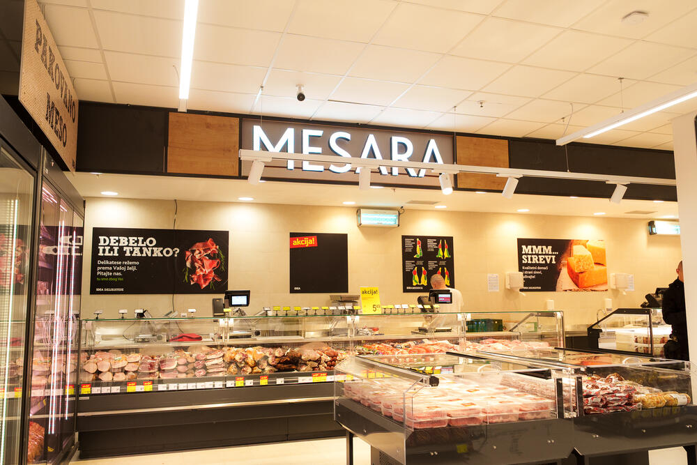 <p>Svojim komšijama, Barankama i Baranima, ali i brojnim posjetiocima ovog primorskog grada, ponovo je svoja vrata otvorila renovirana IDEA prodavnica. Na dobro poznatoj adresi &ndash; Bulevar 24. novembra, očekuje vas modernizovana prodavnica sa unaprijeđenom ponudom, spremna da odgovori na potrebe savremenih kupaca.</p>