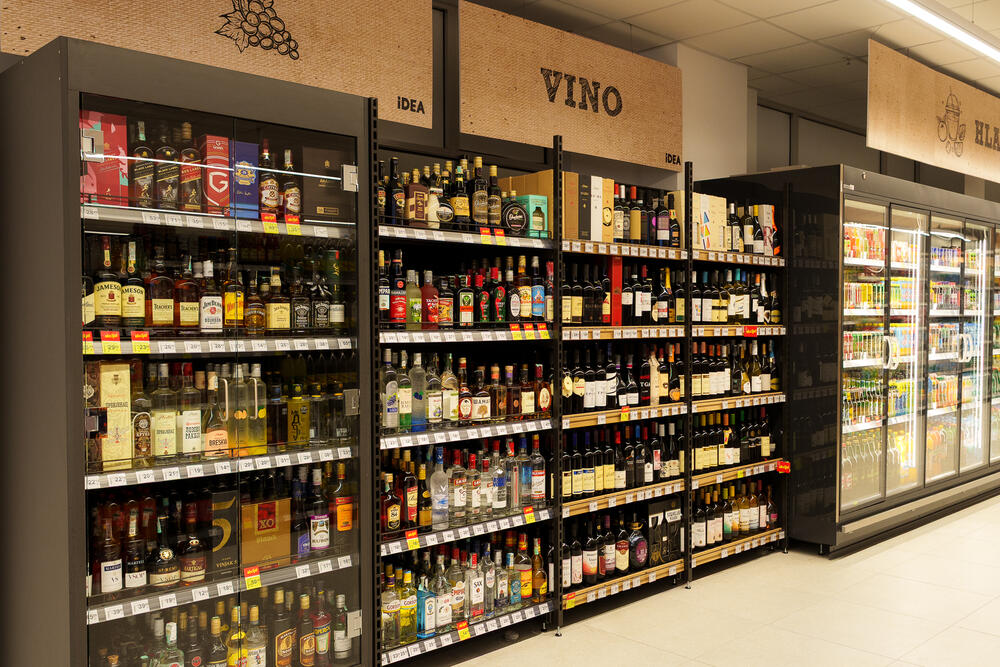 <p>Svojim komšijama, Barankama i Baranima, ali i brojnim posjetiocima ovog primorskog grada, ponovo je svoja vrata otvorila renovirana IDEA prodavnica. Na dobro poznatoj adresi &ndash; Bulevar 24. novembra, očekuje vas modernizovana prodavnica sa unaprijeđenom ponudom, spremna da odgovori na potrebe savremenih kupaca.</p>