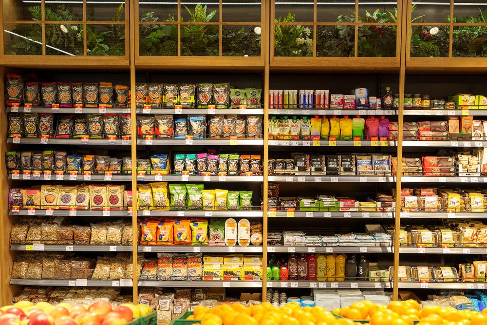 <p>Svojim komšijama, Barankama i Baranima, ali i brojnim posjetiocima ovog primorskog grada, ponovo je svoja vrata otvorila renovirana IDEA prodavnica. Na dobro poznatoj adresi &ndash; Bulevar 24. novembra, očekuje vas modernizovana prodavnica sa unaprijeđenom ponudom, spremna da odgovori na potrebe savremenih kupaca.</p>