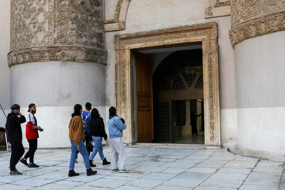 Ljudi ulaze u Narodni muzej nakon što je ponmovo otvoren, Foto: REUTERS