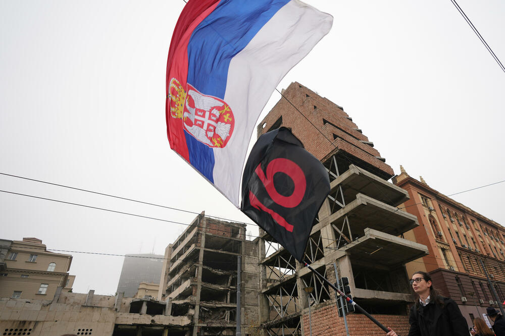 Juče je održan protest &ldquo;Mi smo živi zid&rdquo; ispred zgrade Generalštaba u centru Beograda, Foto: Beta/AP