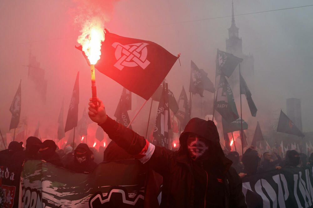 Krajnje desničarski simboli bili su istaknuti na Maršu nezavisnosti u Varšavi, Foto: REUTERS