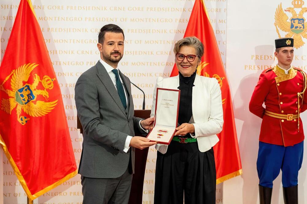 <p>Predsjednik države ordene laureatima dodijelio za izuzetan doprinos očuvanju kulturnog i prirodnog nasljeđa i odgovornom planiranju prostora</p>