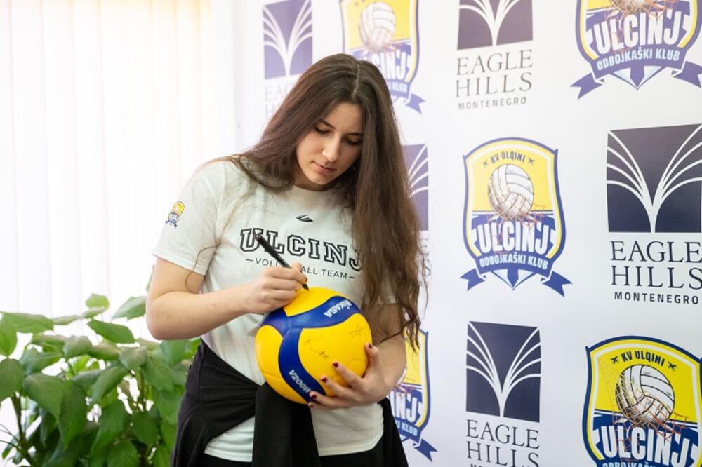 <p>Danas je u Ulcinju potpisan ugovor o sponzorstvu između kompanije <strong>Eagle Hills Montenegro</strong> i <strong>Odbojkaškog kluba Ulcinj</strong>, čime je ozvaničena nova saradnja usmjerena na razvoj sporta i podršku lokalnoj zajednici.</p>