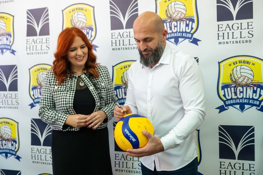<p>Danas je u Ulcinju potpisan ugovor o sponzorstvu između kompanije <strong>Eagle Hills Montenegro</strong> i <strong>Odbojkaškog kluba Ulcinj</strong>, čime je ozvaničena nova saradnja usmjerena na razvoj sporta i podršku lokalnoj zajednici.</p>