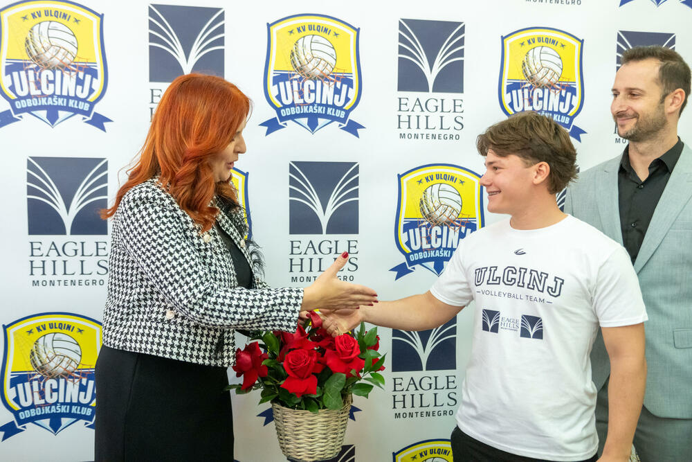 <p>Danas je u Ulcinju potpisan ugovor o sponzorstvu između kompanije <strong>Eagle Hills Montenegro</strong> i <strong>Odbojkaškog kluba Ulcinj</strong>, čime je ozvaničena nova saradnja usmjerena na razvoj sporta i podršku lokalnoj zajednici.</p>
