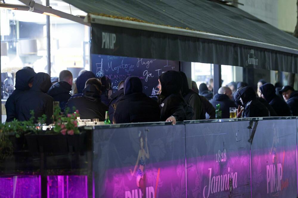 Ćaciji svih zemalja (ujediniše se)