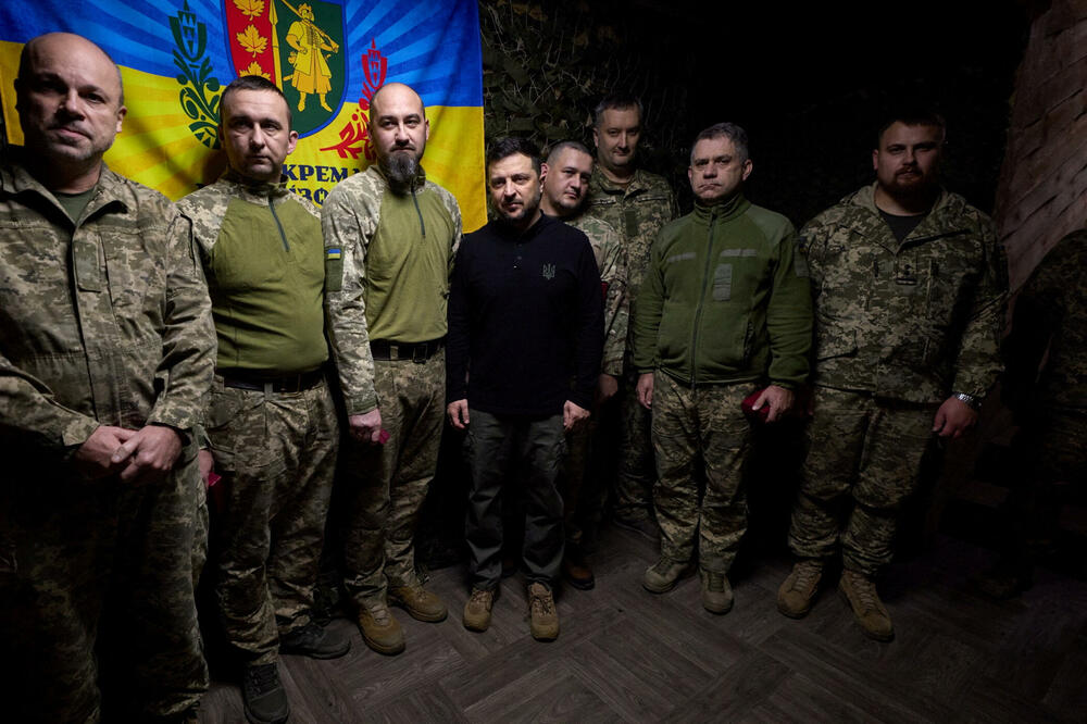 Zelenski među vojnicima u Zaporoškoj oblasti, Foto: REUTERS