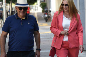 “Moja direktorica ti je kupila novi ajfon”: U procesu protiv...