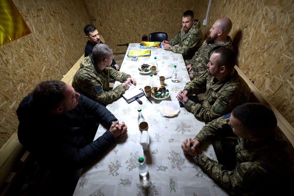 <p>Zelenski, čija se vlada suočava sa skandalom zbog korupcije, rekao je da je situacija u blizini sela Orihiv "jedna od najtežih" na širokom frontu i da je zaustavljanje ruskih snaga na tom području ključno za zaštitu grada Zaporožja</p>