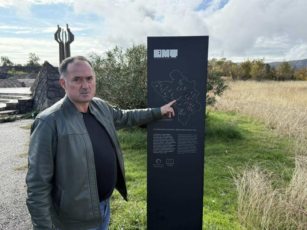 Odbornik i profesor Vučinić sa reporterima “Vijesti” na Barutani