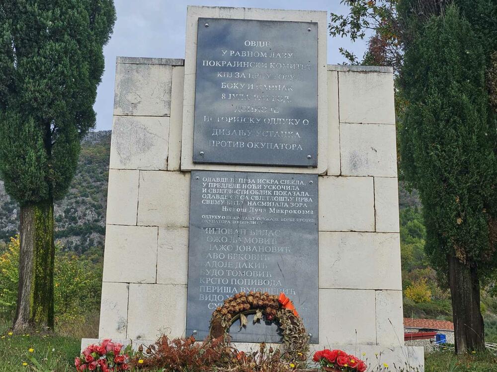 Spomenik na Ravnom lazu