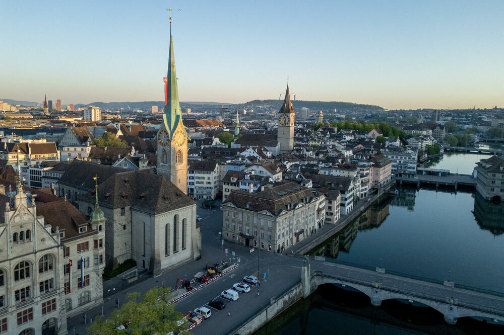 Pogled na grad Cirih u Švajcarskoj (Ilstracija), Foto: Reuters