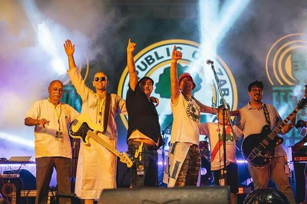 After the single "Roads", they announce an album