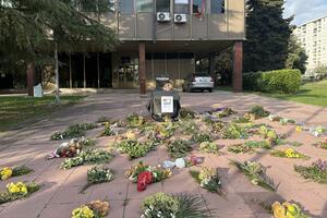 Bivši radnici "Primorke" položili "cvijeće za pravdu": Protestni...