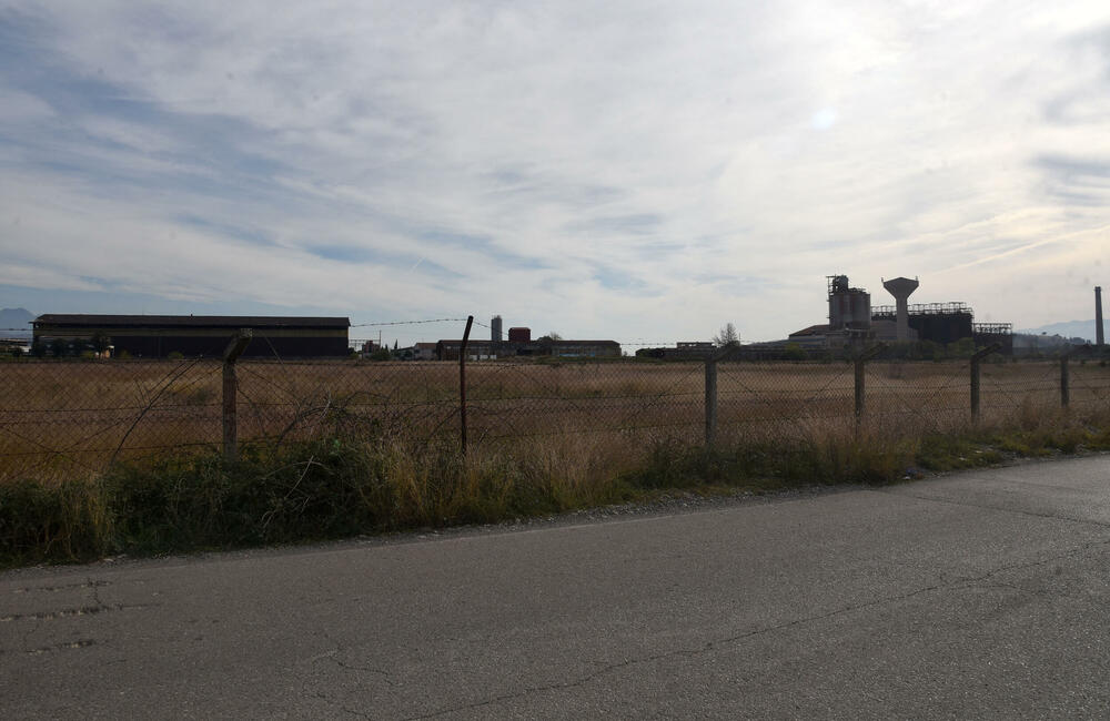 <p>Botunjani poručili da neće dozvoliti da se kolektor gradi na predviđenoj lokaciji i predložili novu - kod mosta Luča...</p>