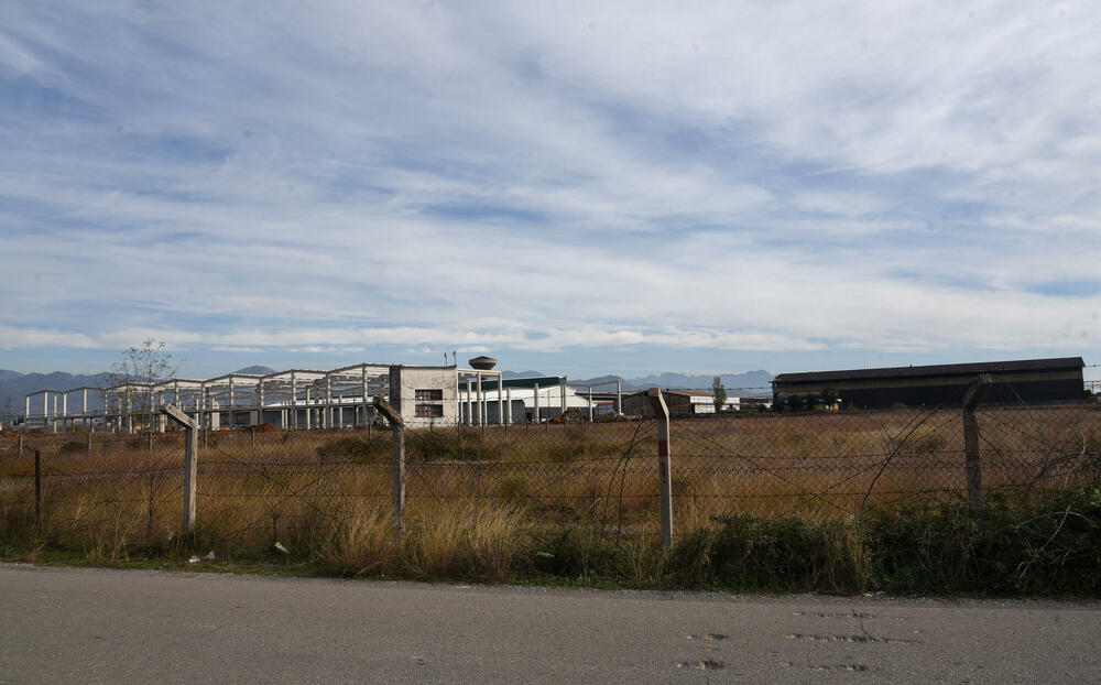 <p>Botunjani poručili da neće dozvoliti da se kolektor gradi na predviđenoj lokaciji i predložili novu - kod mosta Luča...</p>