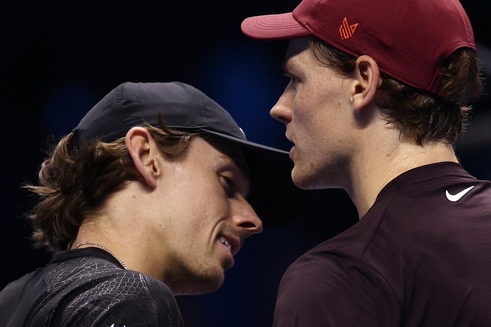 De Minaur čestita Sineru, Foto: Reuters