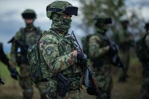 RTS: Maskirana grupa Albanaca pucala na srpske vojnike kod baze...