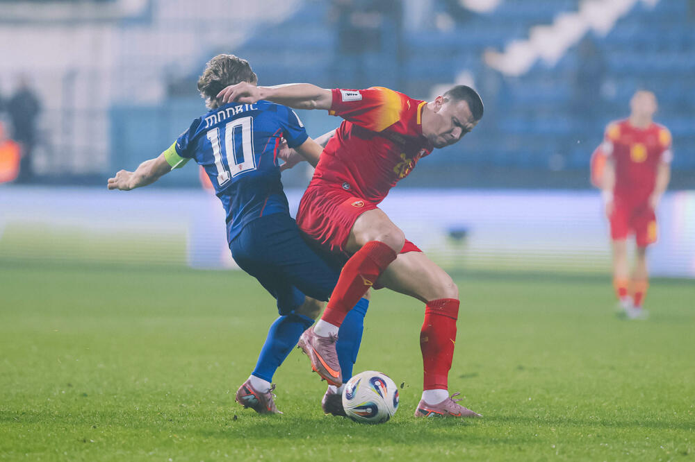 Modrić i Osmajić tokom meča u Podgorici, Foto: FSCG