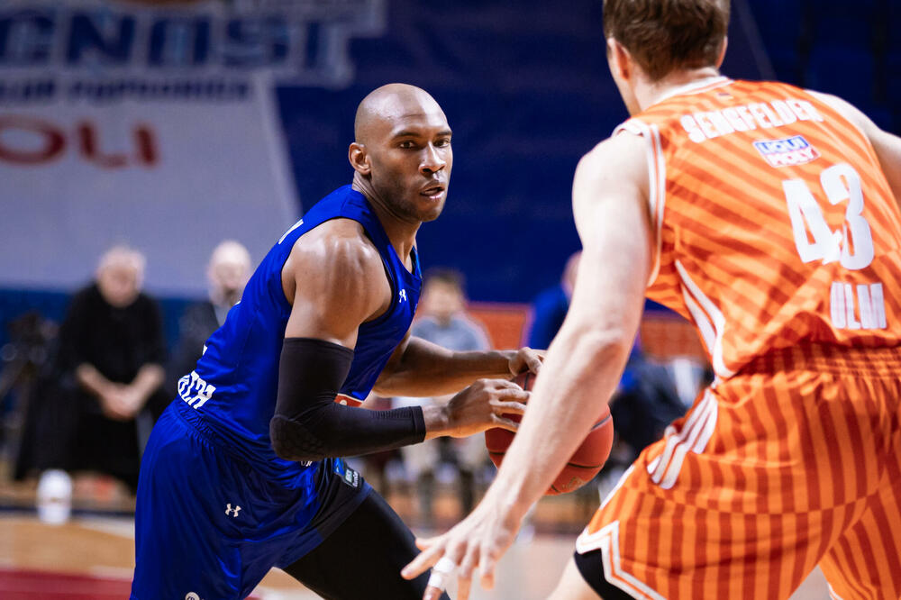 Rašid Sulajmon na večerašnjem meču, Foto: KK Budućnost Voli/Filip Roganović