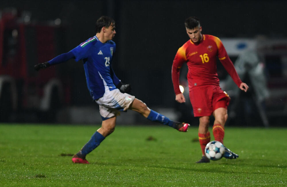 <p>U21 reprezentacija Crne Gore poražena 4:1 od Italije u šestom meču kvalifikacija za Evropsko prvenstvo, iako je povela golom Balše Mrvaljevića. Gosti moćni u nastavku</p>