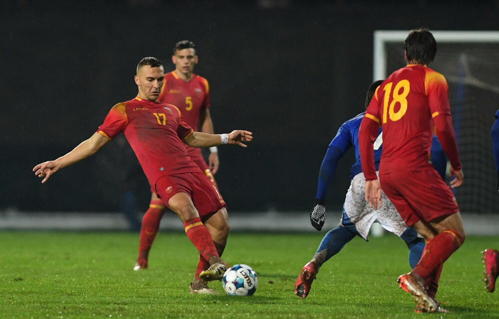 <p>U21 reprezentacija Crne Gore poražena 4:1 od Italije u šestom meču kvalifikacija za Evropsko prvenstvo, iako je povela golom Balše Mrvaljevića. Gosti moćni u nastavku</p>