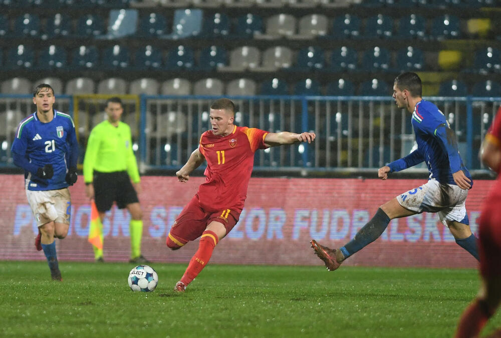 <p>U21 reprezentacija Crne Gore poražena 4:1 od Italije u šestom meču kvalifikacija za Evropsko prvenstvo, iako je povela golom Balše Mrvaljevića. Gosti moćni u nastavku</p>
