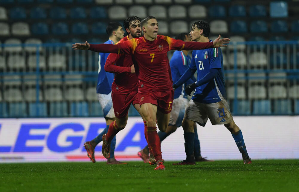 <p>U21 reprezentacija Crne Gore poražena 4:1 od Italije u šestom meču kvalifikacija za Evropsko prvenstvo, iako je povela golom Balše Mrvaljevića. Gosti moćni u nastavku</p>