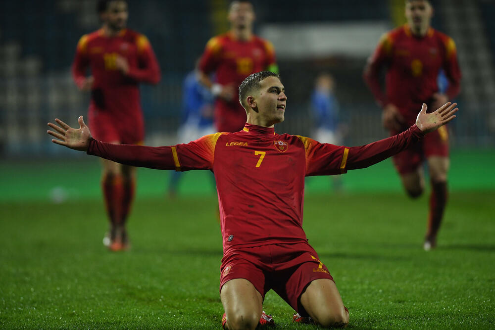 <p>U21 reprezentacija Crne Gore poražena 4:1 od Italije u šestom meču kvalifikacija za Evropsko prvenstvo, iako je povela golom Balše Mrvaljevića. Gosti moćni u nastavku</p>