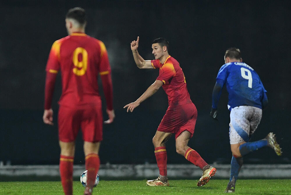 <p>U21 reprezentacija Crne Gore poražena 4:1 od Italije u šestom meču kvalifikacija za Evropsko prvenstvo, iako je povela golom Balše Mrvaljevića. Gosti moćni u nastavku</p>