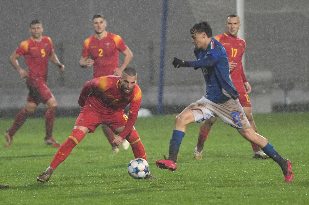 <p>U21 reprezentacija Crne Gore poražena 4:1 od Italije u šestom meču kvalifikacija za Evropsko prvenstvo, iako je povela golom Balše Mrvaljevića. Gosti moćni u nastavku</p>
