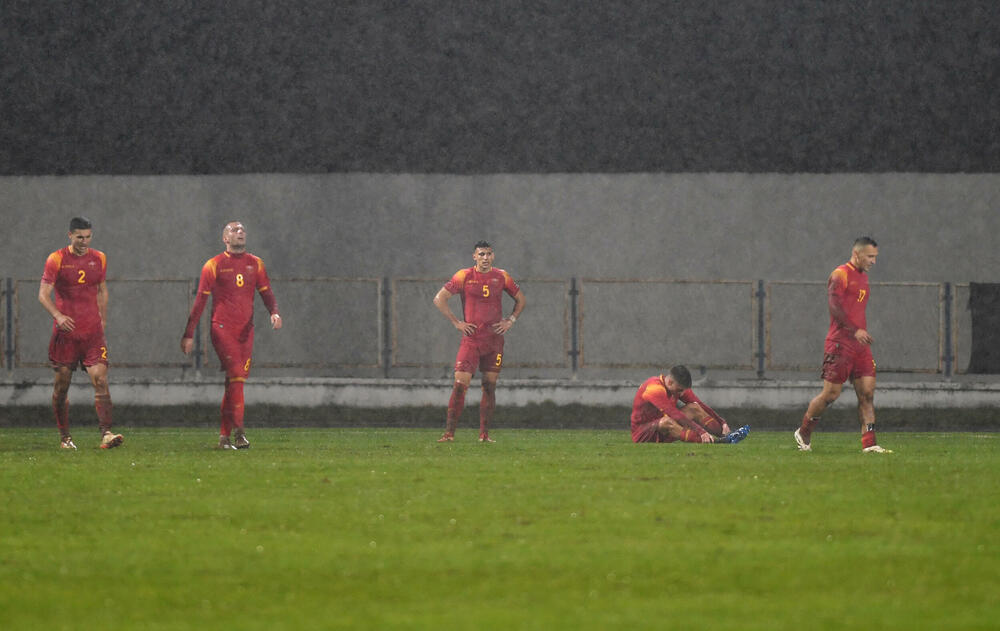 <p>U21 reprezentacija Crne Gore poražena 4:1 od Italije u šestom meču kvalifikacija za Evropsko prvenstvo, iako je povela golom Balše Mrvaljevića. Gosti moćni u nastavku</p>