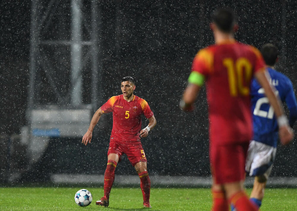 <p>U21 reprezentacija Crne Gore poražena 4:1 od Italije u šestom meču kvalifikacija za Evropsko prvenstvo, iako je povela golom Balše Mrvaljevića. Gosti moćni u nastavku</p>